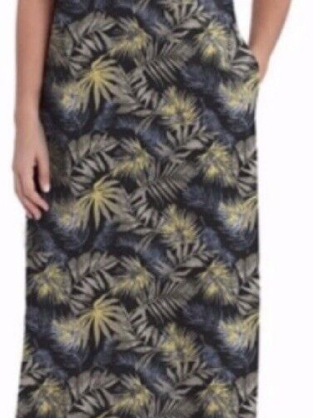 Briggs Ladies' Linen Blend Black Floral Dress. Mid Calf, Pockets. Size XS